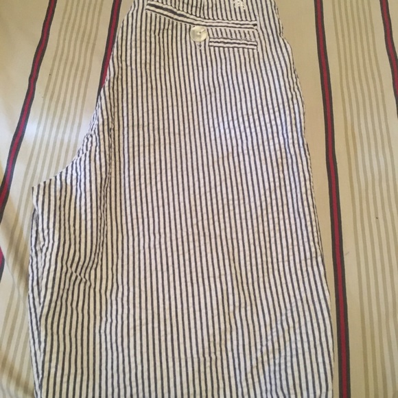 Shorts - Picture 3 of 4